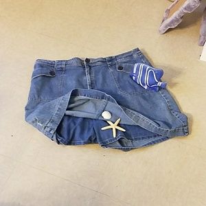 Women's size 16 denim skort.
